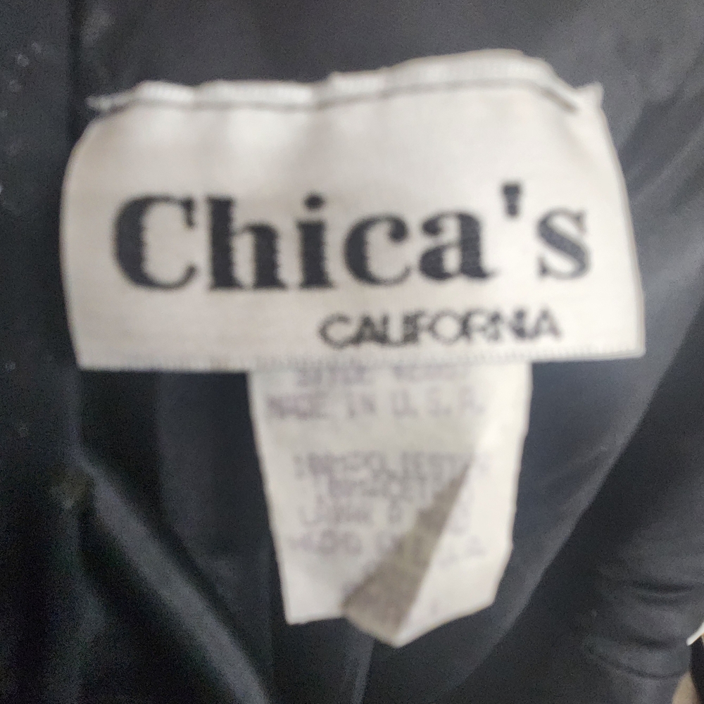 Chic Black and Yellow Dress with Vibrant Accents - Picture 5 of 5